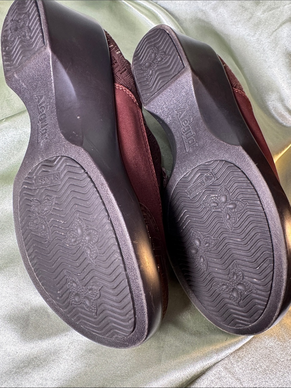 Alegria Burgundy Brown Metallic Comfort Lace-Up Mary Jane Heels size 37 Women’s - Picture 9 of 9